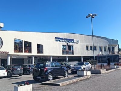 Ufficio in Affitto a Roma, 2'800€, 140 m²