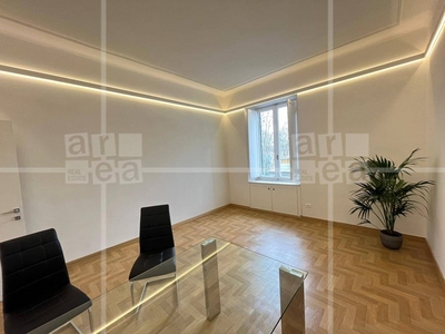 Ufficio in Affitto a Roma, zona Prati, 1'500€, 86 m², arredato