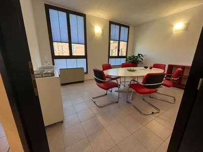 Ufficio in Vendita a Ravenna, 120'000€, 61 m²