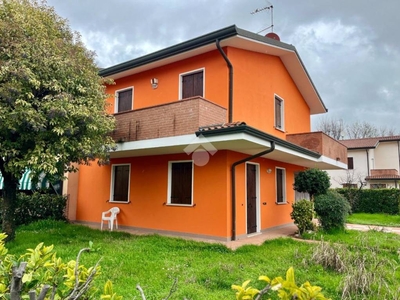 Villa Bifamiliare in vendita a Pozzonovo via Petrarca, 68
