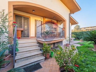 Villa bifamiliare in Vendita a Roma, zona Castelverde Di Lunghezza, 329'000€, 145 m²