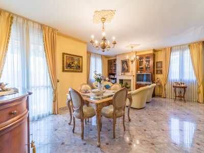 villa in vendita a Cavriago