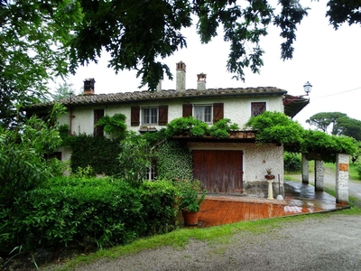 Villa in Vendita a San Miniato Via Augusto Conti,