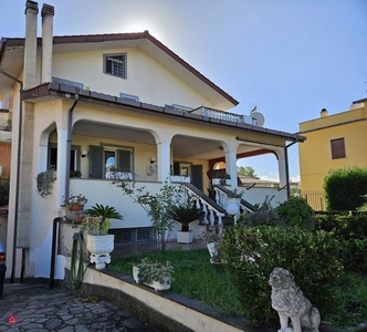 Villa in Vendita in Via Naro a Roma