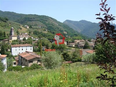 Borgo a Mozzano: Casa indipendente 5 Locali o più