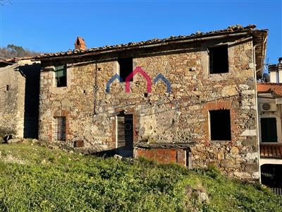 Casa indipendente in zona Domazzano a Borgo a Mozzano
