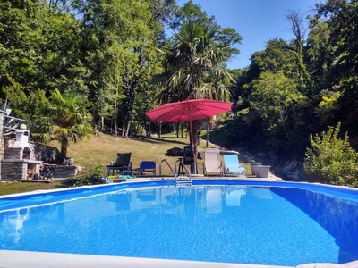 Appartamento a Albonico con giardino, piscina e barbecue