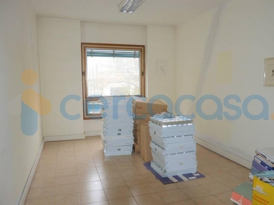 Appartamento da ristrutturare, in vendita in Via Fratelli Ponti 22, Vercelli