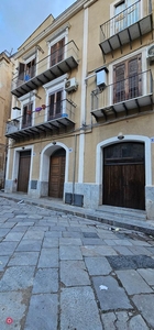 Appartamento in Vendita in Via Albergheria 105 a Palermo
