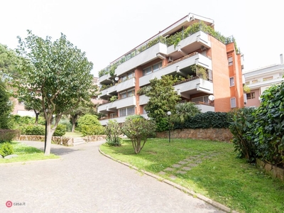 Appartamento in Vendita in Via della Mendola 146 a Roma
