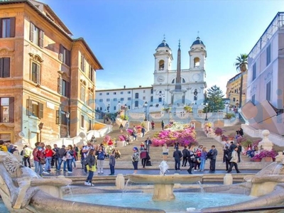 Appartamento in vendita in Via Frattina, Roma