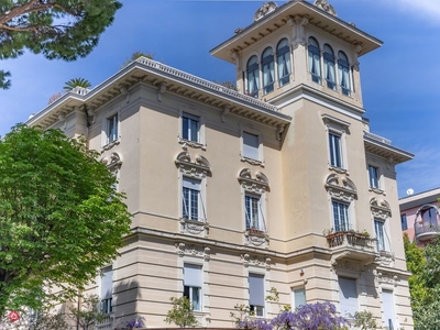 Appartamento in Vendita in Viale Francesco Gambaro 20 a Genova