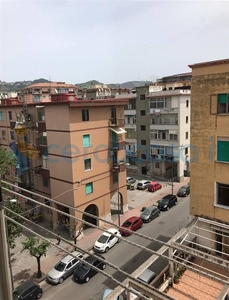 Appartamento Quadrilocale da ristrutturare in vendita a Salerno