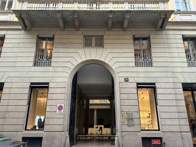 Appartamento via Montenapoleone 20, Quadrilatero della Moda, Milano