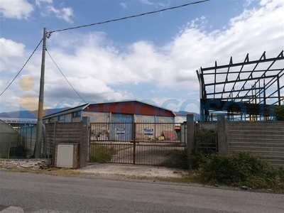 Capannone industriale in vendita in Strada Dei Confini (strada Di Pantano, Terni