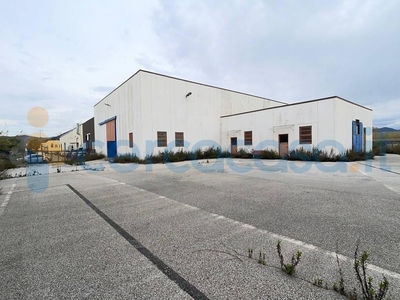 Capannone industriale in vendita in Via Roberto Wenner 5, Salerno