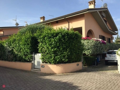 Casa Bi/Trifamiliare in Vendita in Via Monte Solarolo a Fiumicino