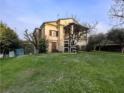 Casa Bi/Trifamiliare in Vendita in Via Montesuello a Desenzano del Garda