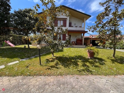 Casa Bi/Trifamiliare in Vendita in Via Padre Ignazio da Carrara a Forte dei Marmi