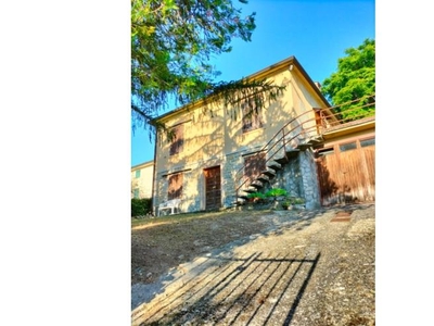 Casa indipendente in vendita a Neviano degli Arduini, Frazione Lupazzano, Località Boschi di Lupazzano 46