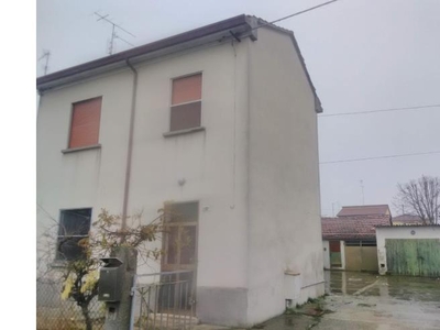 Casa indipendente in vendita a Bagnacavallo, Frazione Glorie, Via P.Lucci 22