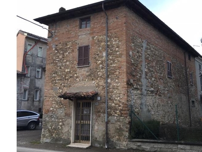 Casa indipendente in vendita a Gragnano Trebbiense, Frazione Campremoldo Sopra