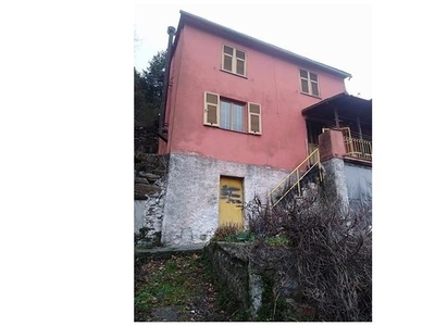 Casa indipendente in vendita a Lumarzo