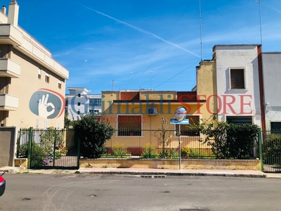 Casa indipendente da ristrutturare in via amilcare foscarini 11, Lecce