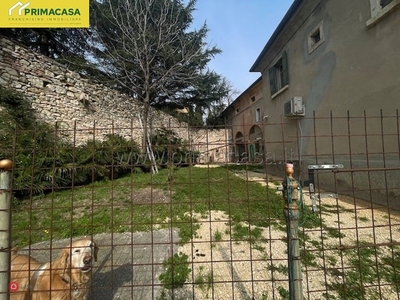 Casa indipendente in Vendita in Via Giovanni Pascoli 84 a Sant'Ambrogio di Valpolicella