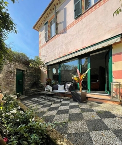 Casa indipendente in Vendita in Via San Michele a Rapallo