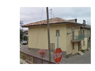 Casa indipendente in vendita a Rocca Santa Maria, Frazione Paranesi