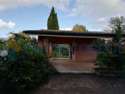 Casa semi indipendente in vendita in Via Colle Santo Stefano, Valmontone