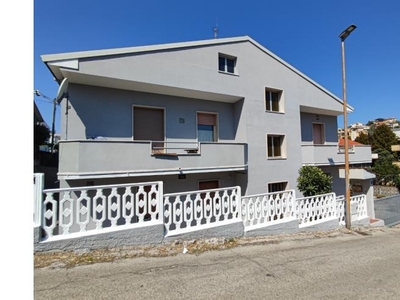 Casa indipendente in vendita a Pescara, Via Ricci 8