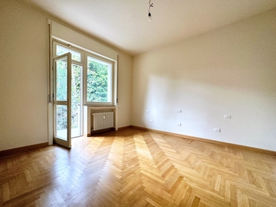 Luminoso e Spazioso Appartamento In Affitto a Varese - Zona Brunella