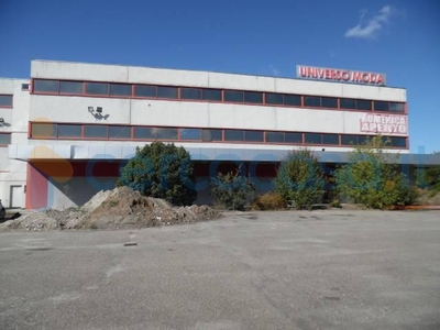 Magazzino in affitto in Via Franco Antonicelli, Voghera