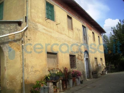 Rustico casale da ristrutturare, in vendita in Cicogna, Terranuova Bracciolini