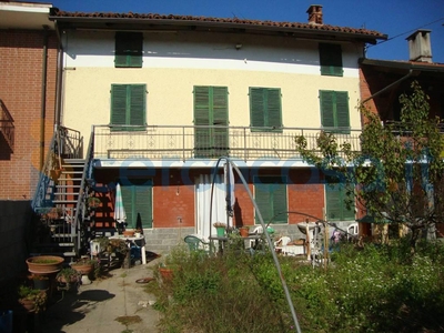 Rustico casale da ristrutturare, in vendita in Via Tetti Agostino, Santena