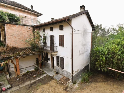 Rustico/Casale in Vendita in Via Mazzini a Montaldo Scarampi