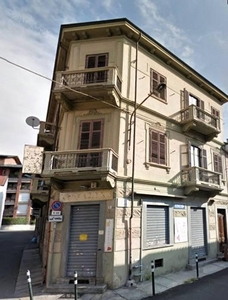 Stabile/Palazzo vendita a Moncalieri (TO)