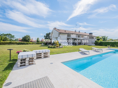 Villa a Jesolo - Rif. L 746