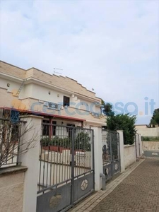Villa a schiera in ottime condizioni in vendita a Taranto