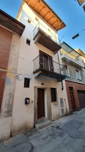 Villa a schiera in ottime condizioni, in vendita in Via Dei Fiori, Casale Monferrato