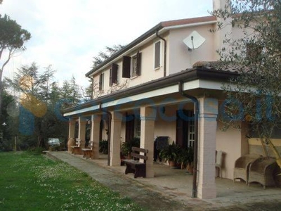 Villa in ottime condizioni in vendita a Santarcangelo Di Romagna
