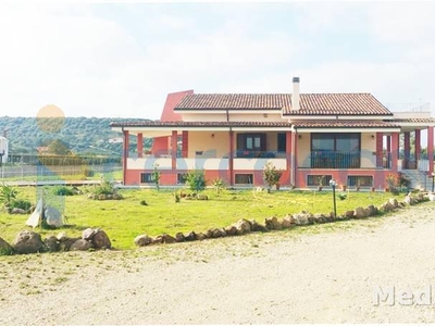 Villa in ottime condizioni, in vendita in Carrabuffas, Alghero