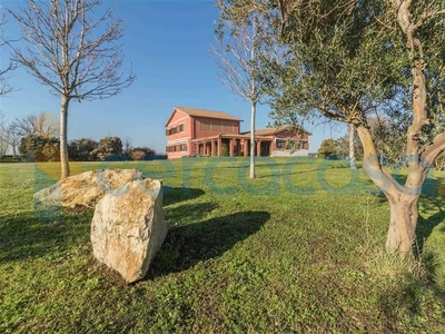 Villa in ottime condizioni, in vendita in Sp 45, Tarquinia