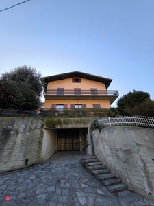 Villa in Vendita in a Laveno-Mombello
