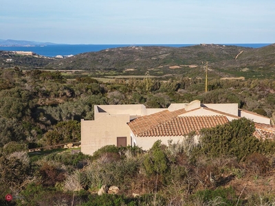 Villa in Vendita in Capizza di Vacca a Santa Teresa Gallura