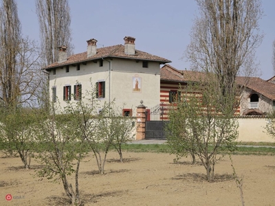 Villa in Vendita in piano 10 a Orsara Bormida