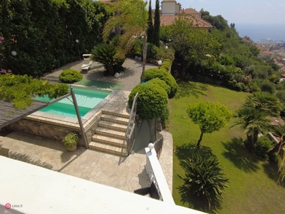 Villa in Vendita in Strada San Romolo 74 a Sanremo