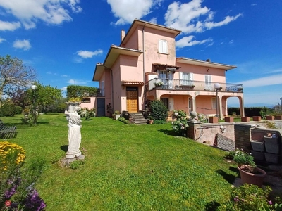 Villa in Vendita in Via Felice Antonio Tossini a Caprarola